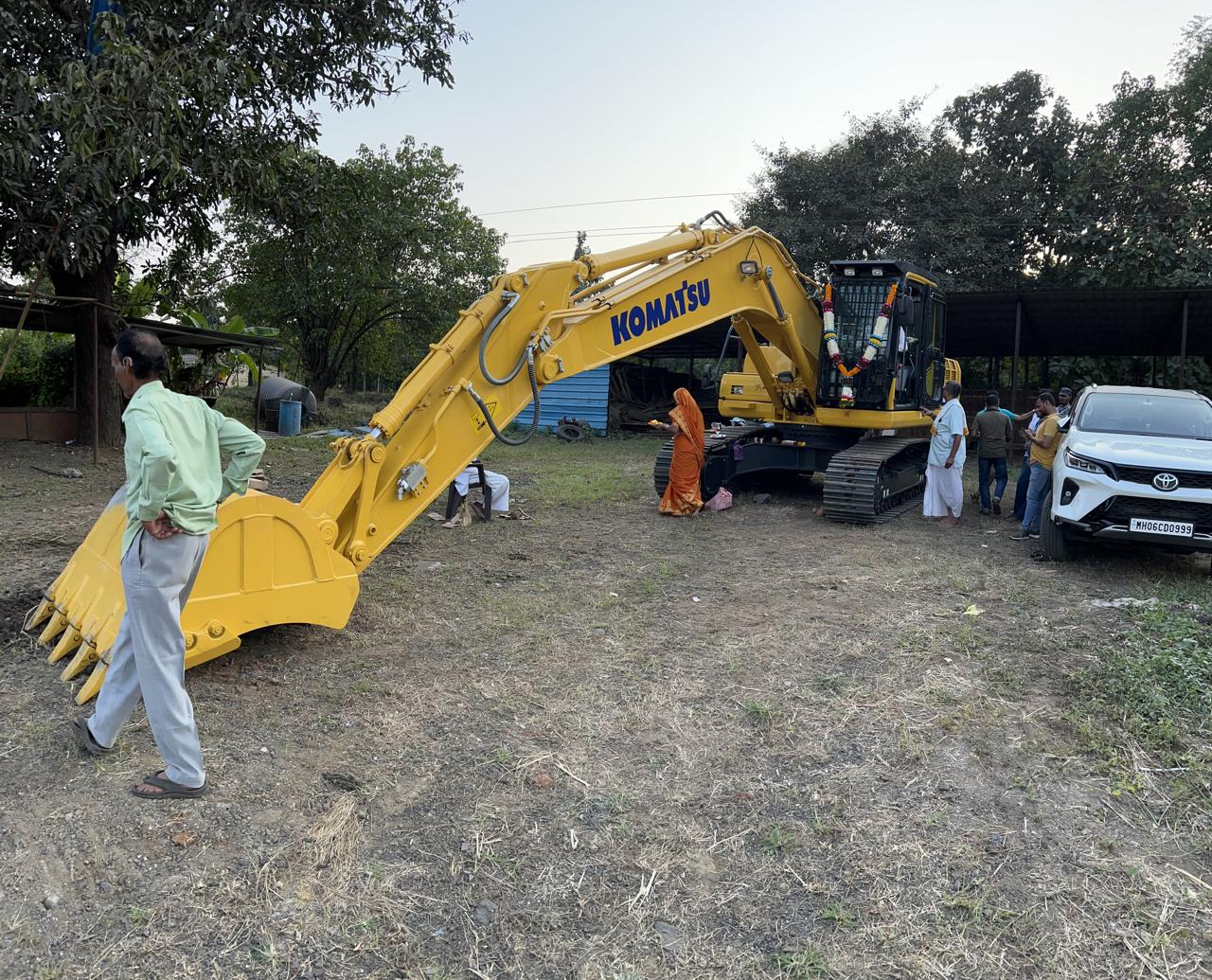 Poklan Earth Moving Machine